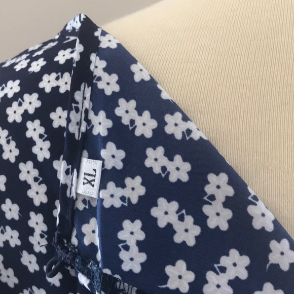 So cute blue dress with white flowers NWT - Picture 6 of 14